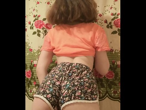 ❤️ Sexy mladá kočka svléká šortky před kamerou. ❌ Porno u nás ️❤
