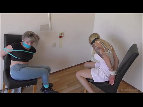 ❤️ Závislá / svázaná a s roubíkem / dáma v nesnázích ❌ Porno u nás ️❤