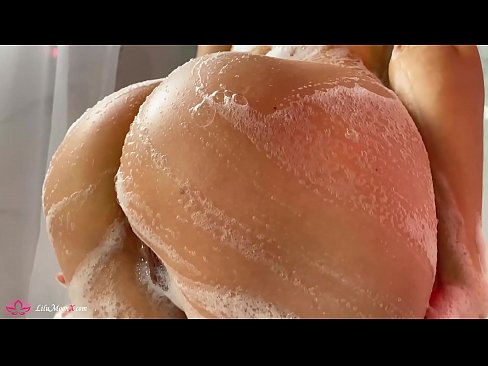 ❤️ Bruneta masturbuje kundu vibrátorem až k intenzivnímu orgasmu ve sprše ❌ Porno u nás ️❤