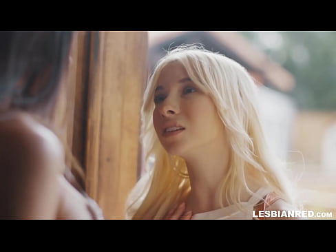 ❤️ Dívka se po několika měsících vrátí domů a skončí u lízání kundy své nevlastní matky ❌ Porno u nás ️❤